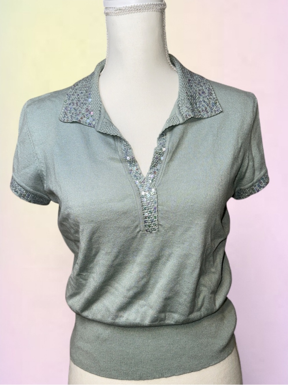 Apostrophe collard blouse